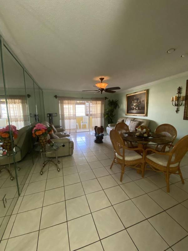 Palm Springs, FL 33461,715 Lori DR 302