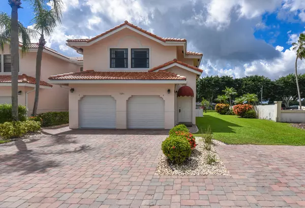 8694 Via Reale 4 (61u), Boca Raton, FL 33496