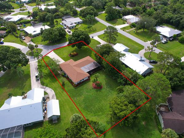 Stuart, FL 34997,7044 SW Victoria CT