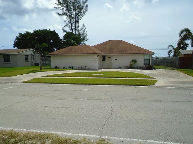 2050 W Avenue H AVE, Riviera Beach, FL 33404