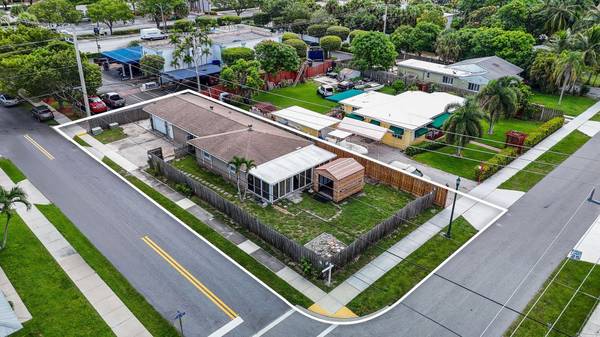 400 SE 7th ST,  Delray Beach,  FL 33483