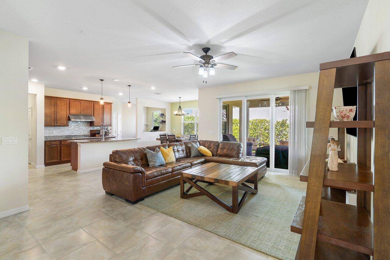 Hollywood, FL 33021,1595 Myrtle Oak TER