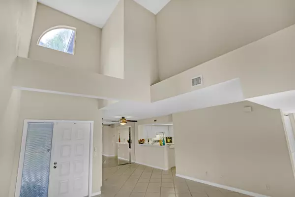 Boca Raton, FL 33486,5303 Buckhead CIR 102