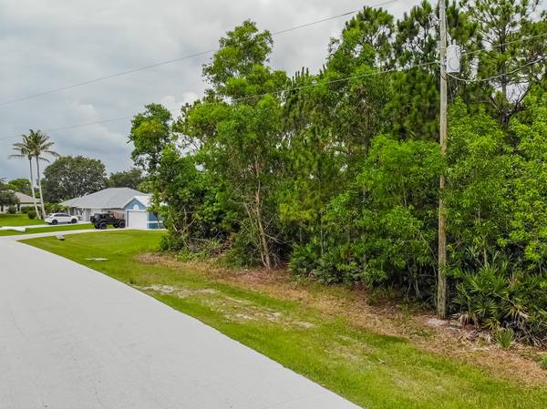 2262 SE Rock Springs DR Lot 30, Port Saint Lucie, FL 34952