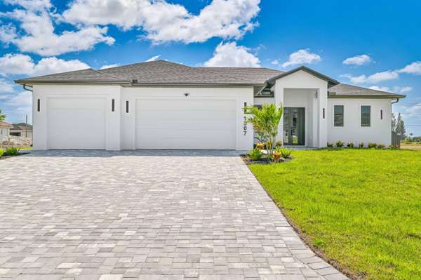 1307 NW 40th PL, Cape Coral, FL 33993