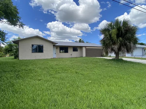 473 SW Whitmore DR, Port Saint Lucie, FL 34984