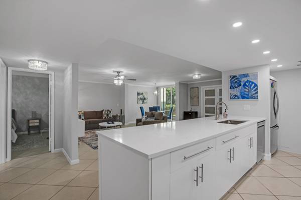 Delray Beach, FL 33444,955 Egret CIR 104