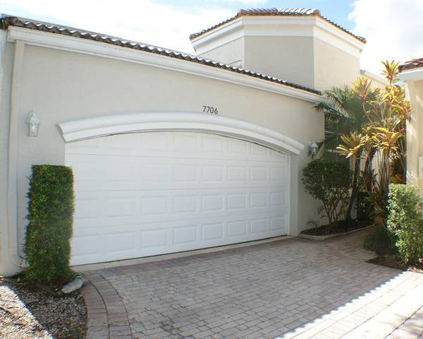 7706 Larkspur LN, West Palm Beach, FL 33412