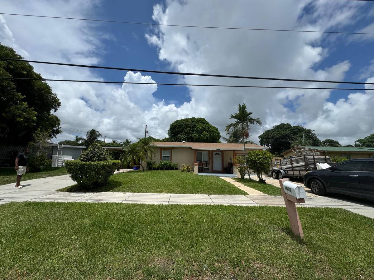 Boynton Beach, FL 33435,1607 NE 4th ST