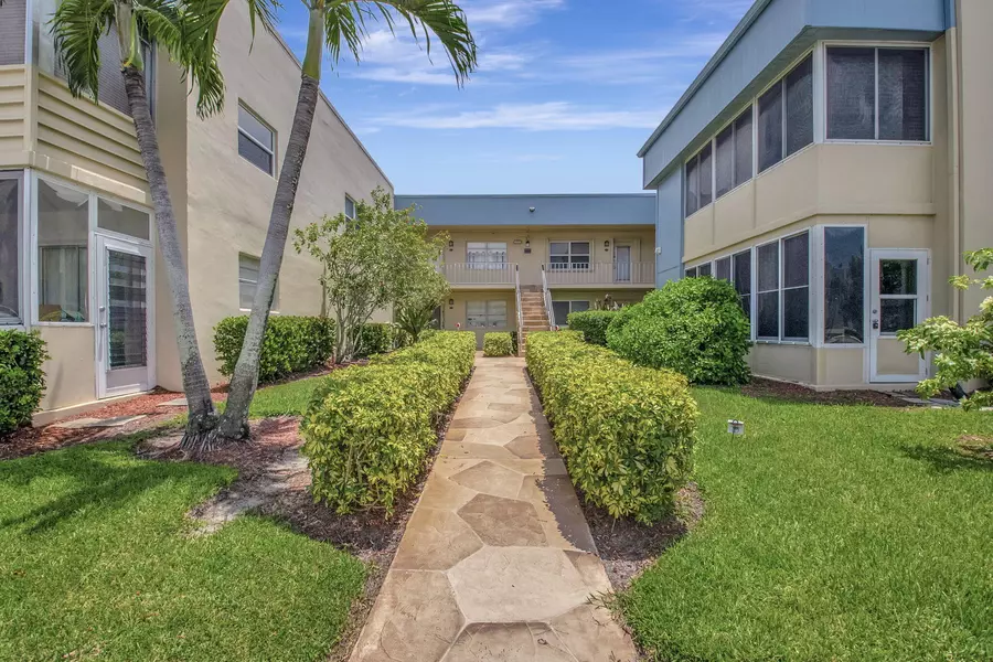 875 S Flanders, Delray Beach, FL 33484