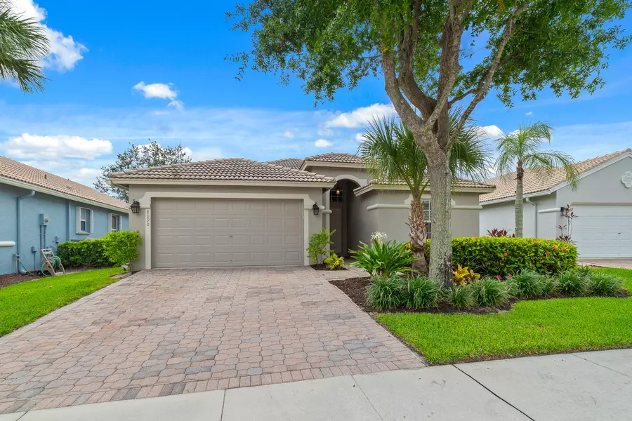 8090 Duomo CIR, Boynton Beach, FL 33472