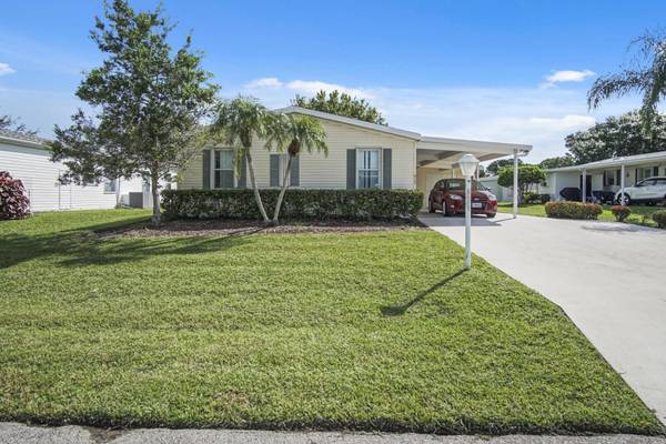 Port Saint Lucie, FL 34952,3004 Five Iron Dr