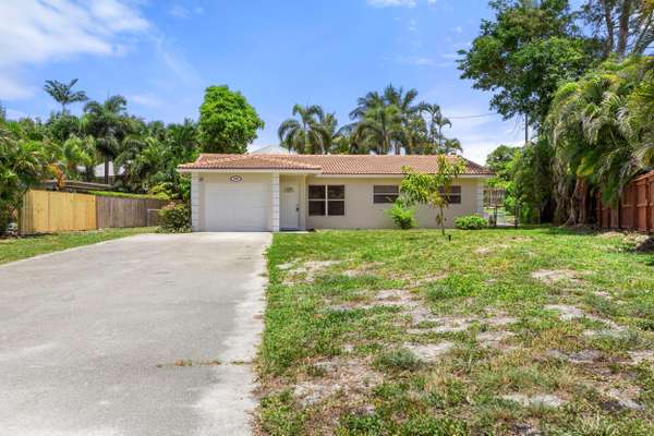 215 NW 35th ST, Boca Raton, FL 33431