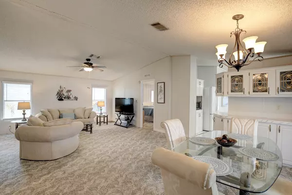 Barefoot Bay, FL 32976,908 Bougainvillea CIR