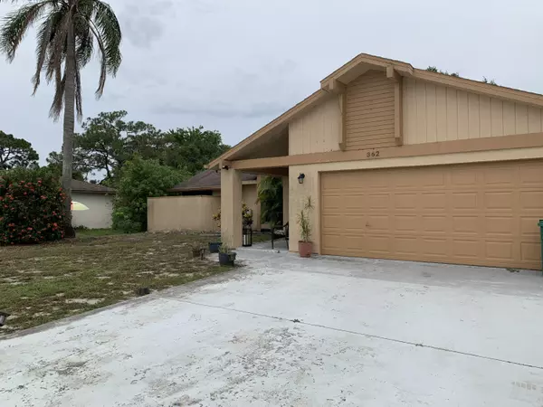 362 SE Crosspoint DR, Port Saint Lucie, FL 34983