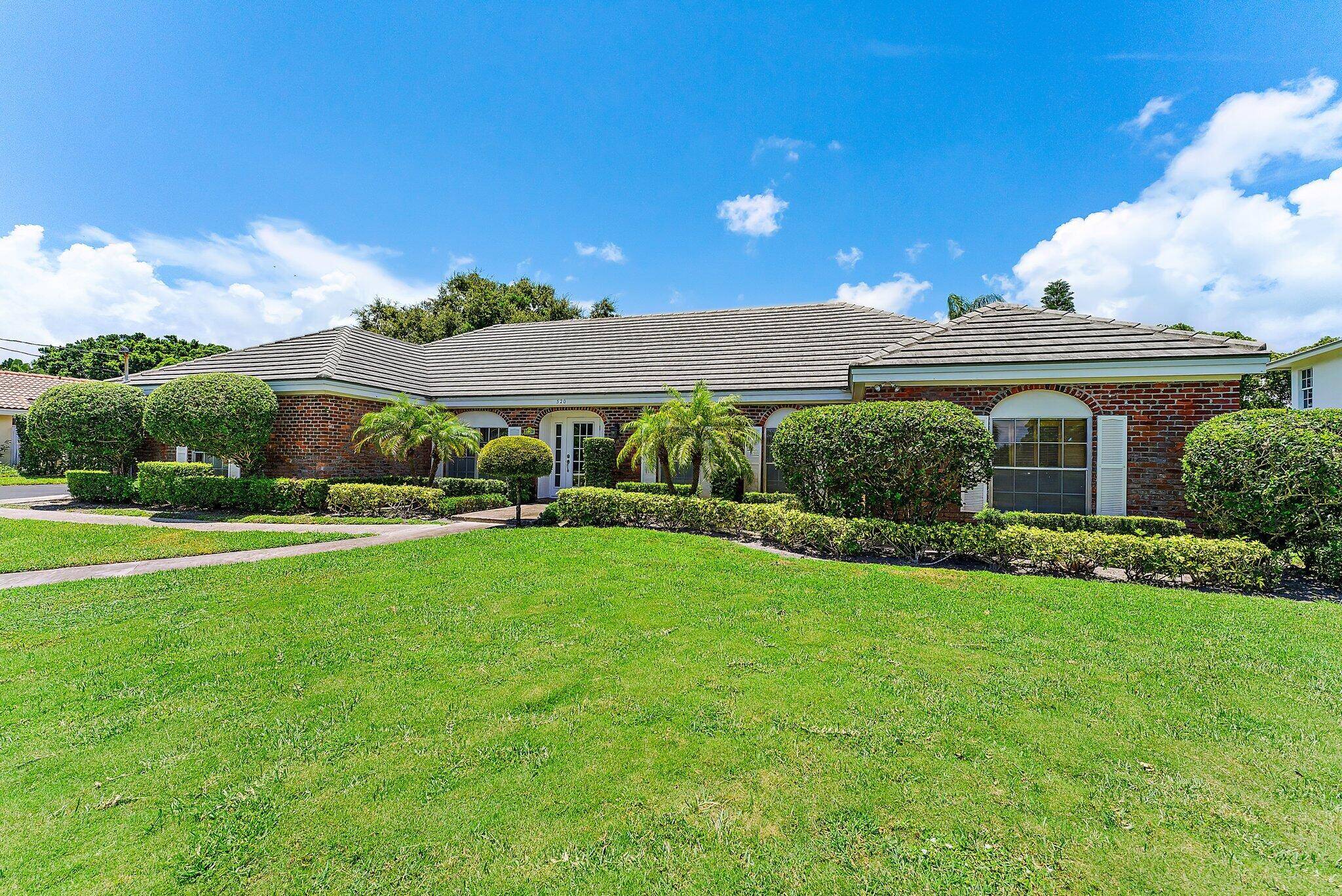 North Palm Beach, FL 33408,520 Overlook DR