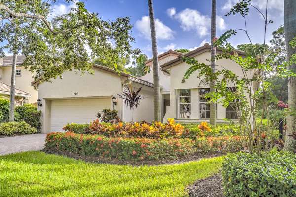 744 Bocce CT, Palm Beach Gardens, FL 33410