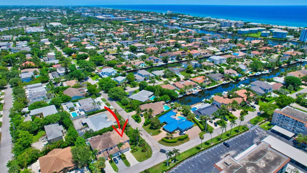 895 Dogwood DR, Delray Beach, FL 33483