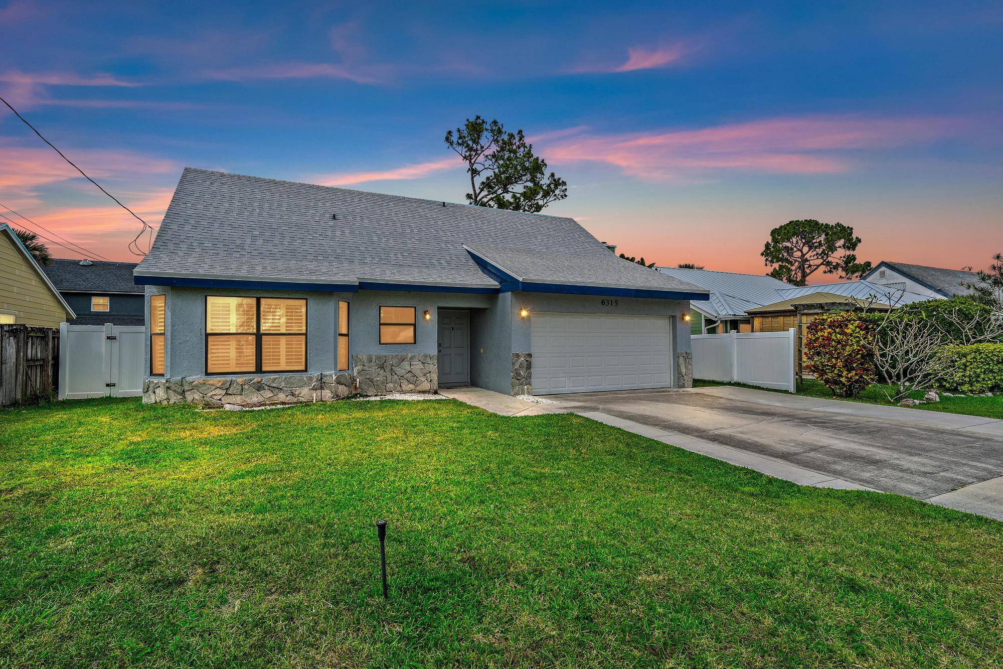 6315 Lucerne ST, Jupiter, FL 33458