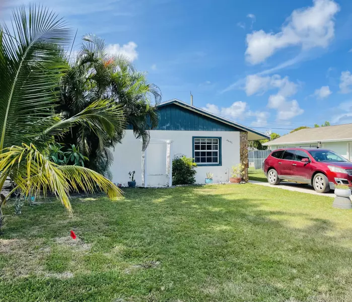 4695 Cambridge ST, Lake Worth, FL 33463