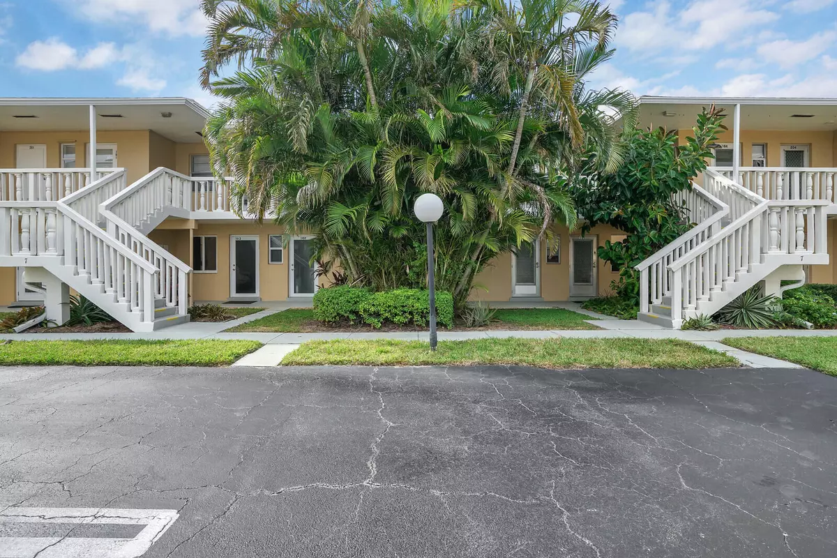 Boynton Beach, FL 33435,2111 NE 1st CT 204