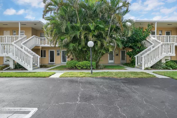 2111 NE 1st CT 204, Boynton Beach, FL 33435