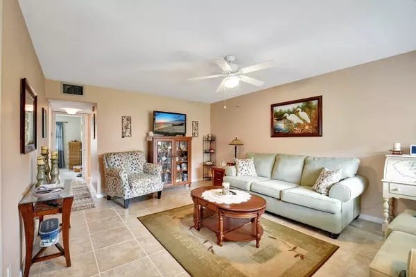 Boynton Beach, FL 33435,740 Horizons W 201