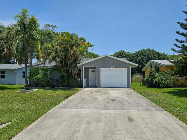 Stuart, FL 34997,5709 SE Normandy AVE