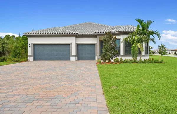 325 SE Filoli DR, Port Saint Lucie, FL 34984