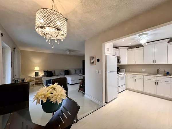 West Palm Beach, FL 33417,165 Somerset H