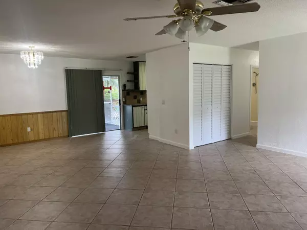 Palm Springs, FL 33461,220 Davis RD