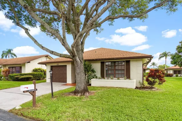 Greenacres, FL 33463,6369 Lakemont CIR