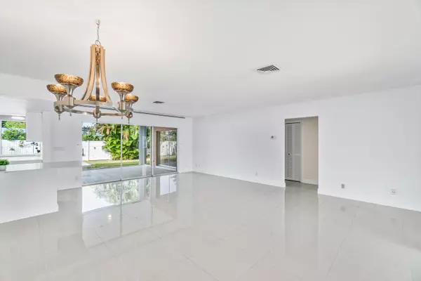 Boca Raton, FL 33486,791 Apple Tree LN