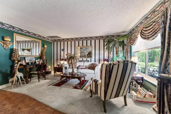 Lake Clarke Shores, FL 33406,8416 Pine Tree LN