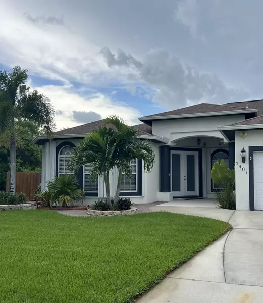 2401 SW SW Garcia AVE, Port Saint Lucie, FL 34953