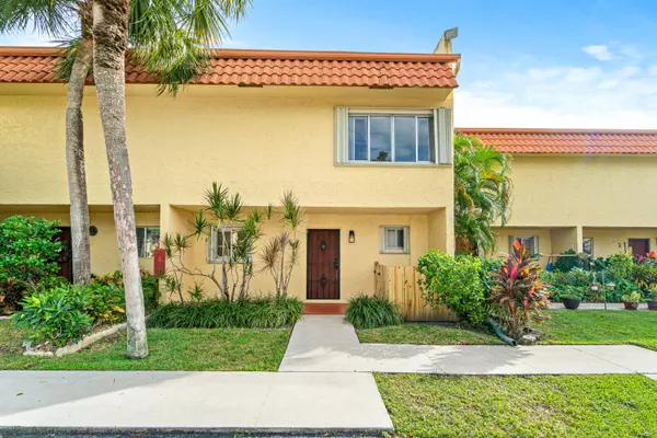 892 SW 9th Street CIR 9, Boca Raton, FL 33486