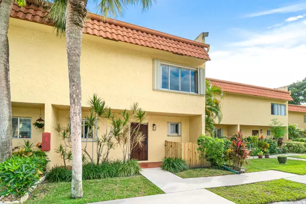 Boca Raton, FL 33486,892 SW 9th Street CIR 9