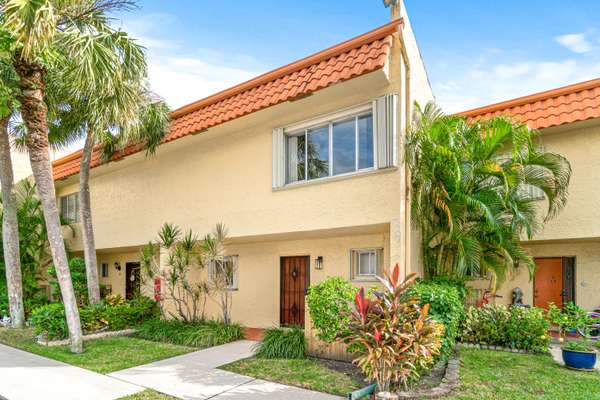 Boca Raton, FL 33486,892 SW 9th Street CIR 9