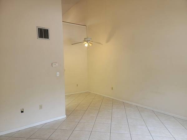 Fort Pierce, FL 34950,2005 Oleander BLVD Apt B