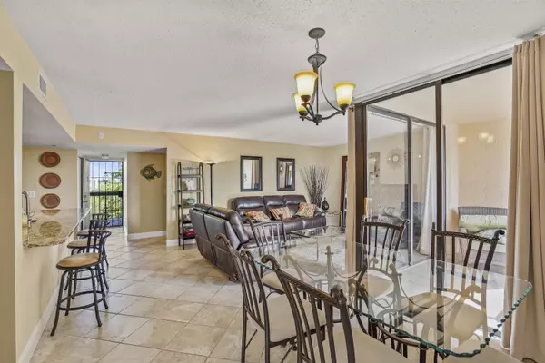 Delray Beach, FL 33444,750 Egret CIR 6504