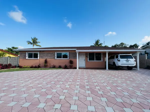 214 SW 3rd AVE, Boynton Beach, FL 33435