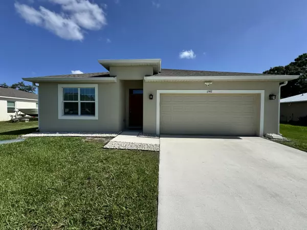 1742 SW Whipple AVE, Port Saint Lucie, FL 34953