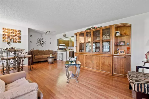 Greenacres, FL 33463,130 Lake Pine CIR B-1