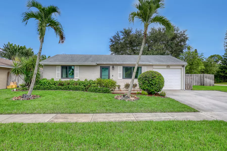 8500 Elaine DR, Boynton Beach, FL 33472