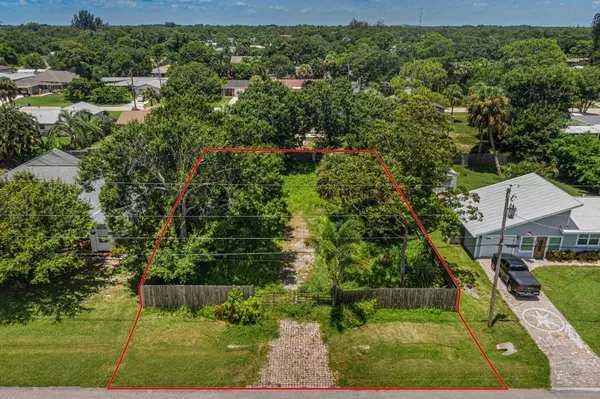 5207 Hickory DR, Fort Pierce, FL 34982