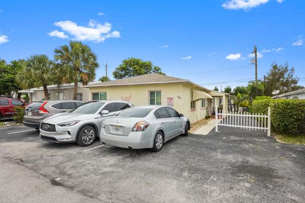 186 E 27th ST 1, Riviera Beach, FL 33404