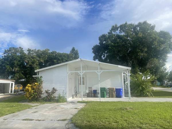 Okeechobee, FL 34972,116 NE 8th AVE