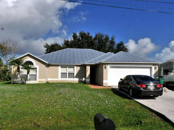 2968 SE Buccaneer CIR, Port Saint Lucie, FL 34952