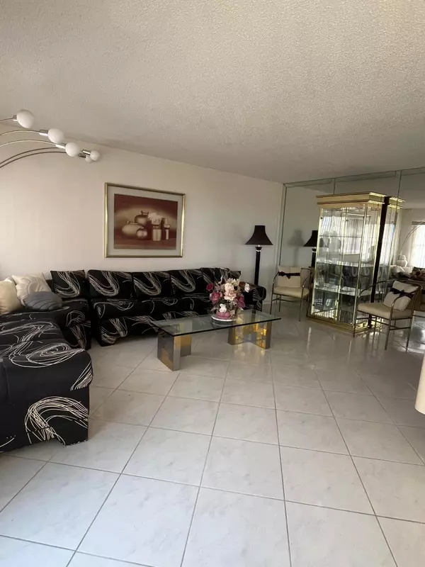 4063 Wolverton D, Boca Raton, FL 33434