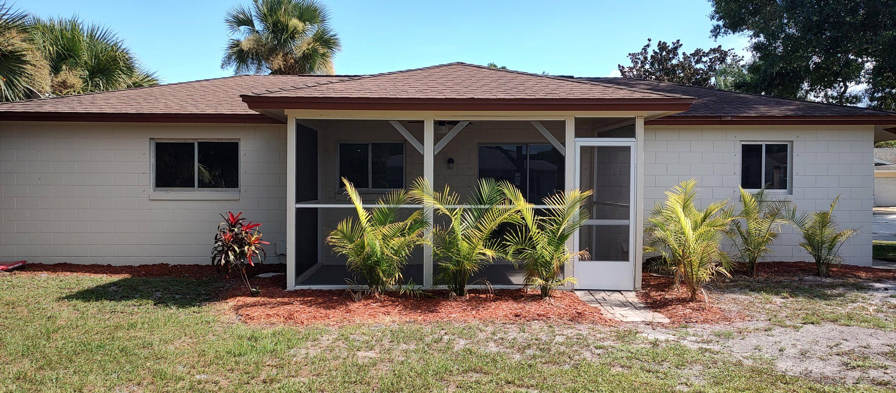Vero Beach, FL 32962,2270 4th LN